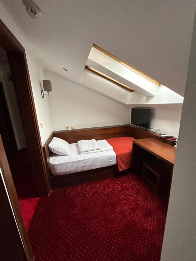 Garni Hotel Konak ซาราเยโว ภายนอก รูปภาพ