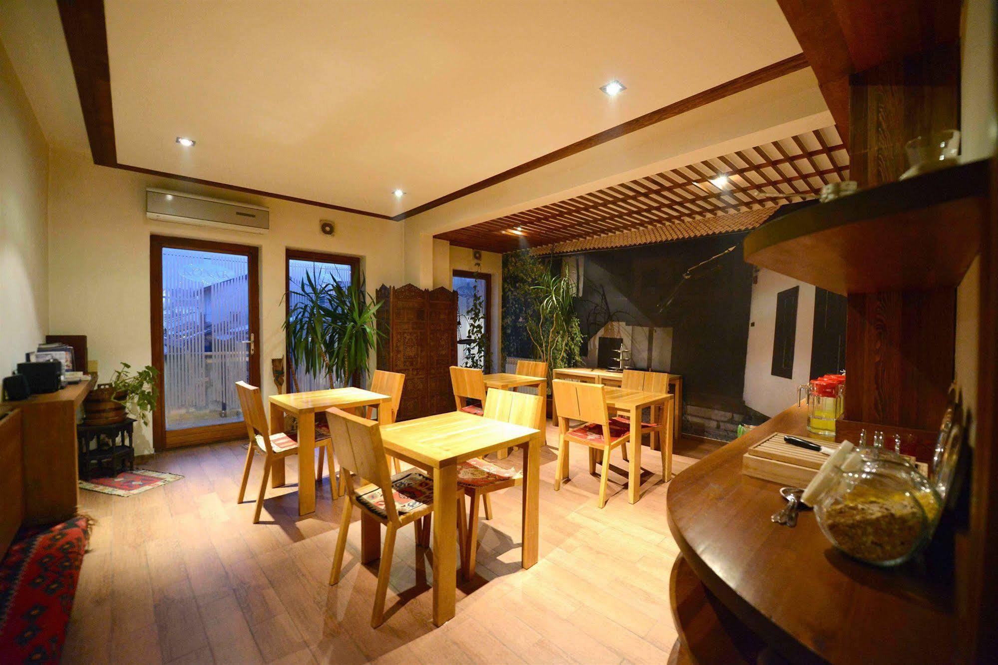 Garni Hotel Konak ซาราเยโว ภายนอก รูปภาพ